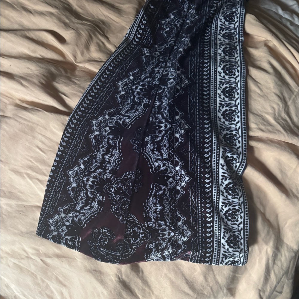 Novella Royale Velvet Janis Bells - 
Dark  Berry | size large - Picture 3 of 15